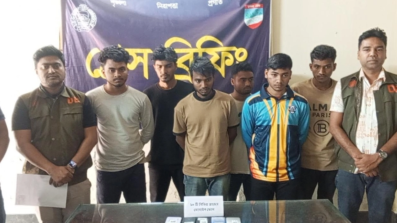 ডিবির অভিযানে যশোরে অনলাইন জুয়া চক্রের ৭ সদস্য গ্রেপ্তার