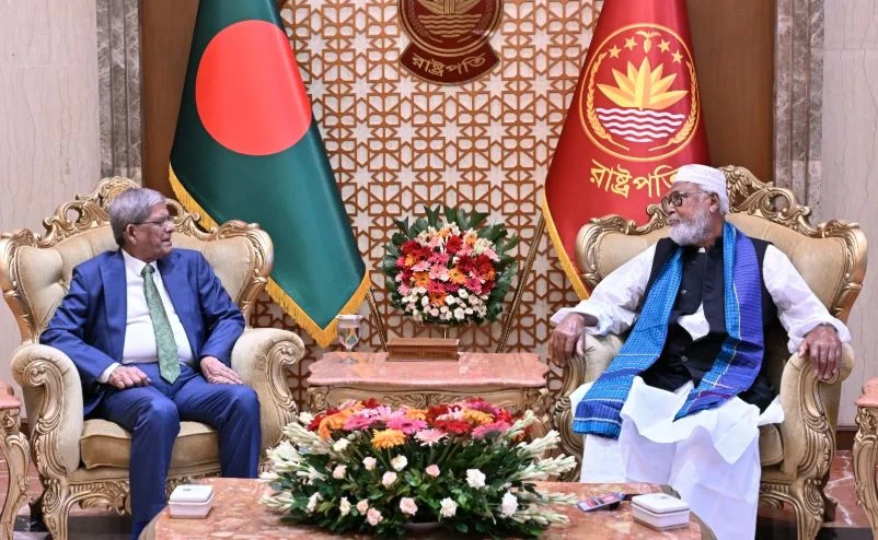 কাদের সিদ্দিকীর সঙ্গে রাষ্ট্রপতি মির্জা ফখরুলের সৌজন্য সাক্ষাৎ