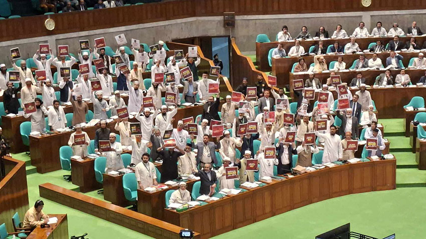 রাষ্ট্রপতির ভাষণকে কেন্দ্র করে সংসদে ওয়াকআউট বিরোধী দলের