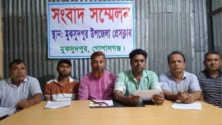 মুকসুদপুরে আওয়ামী লীগের ১৫ নেতার একযোগে পদত্যাগ