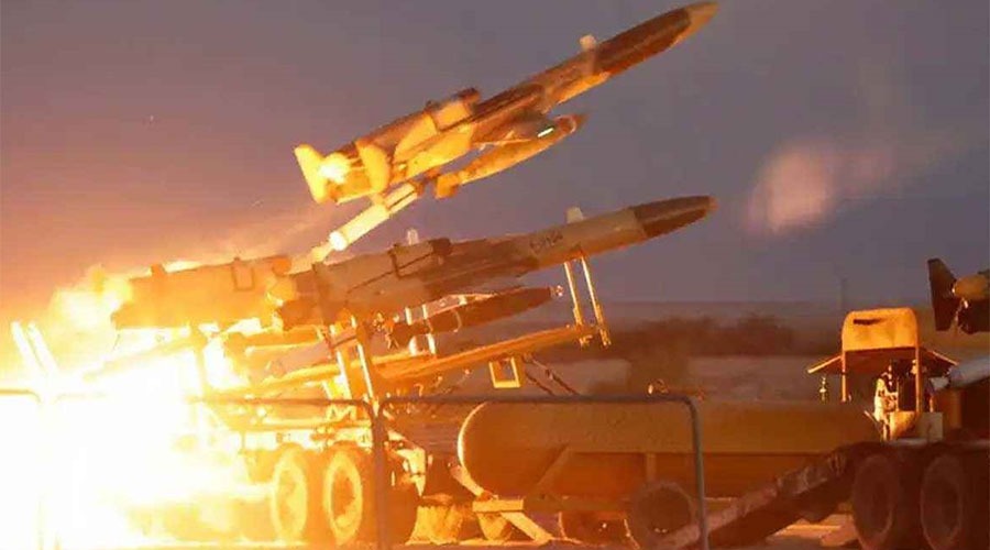 ইরানের ব্যালিস্টিক ক্ষেপণাস্ত্র হামলায় কেঁপে উঠল ইসরাইল