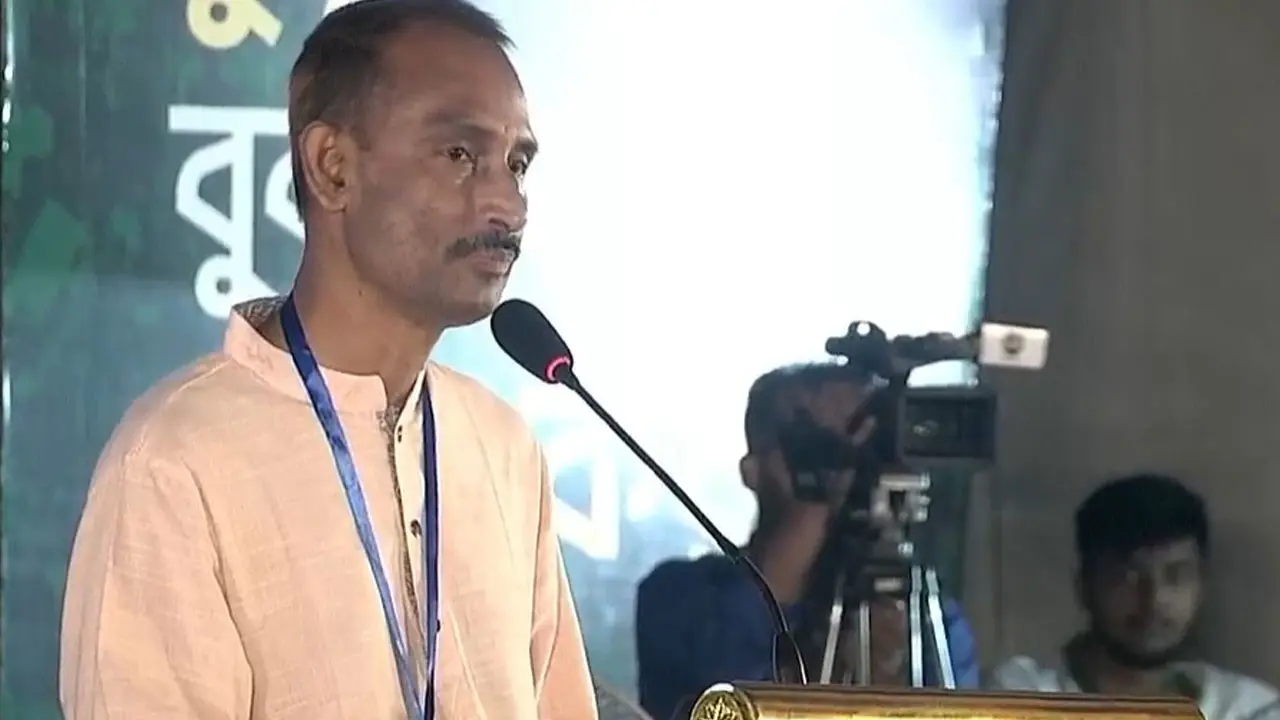 ‘নব্য স্বৈরাচারের গন্ধ পাচ্ছি’: জুলাই শহীদ ফারহান ফাইয়াজের বাবা