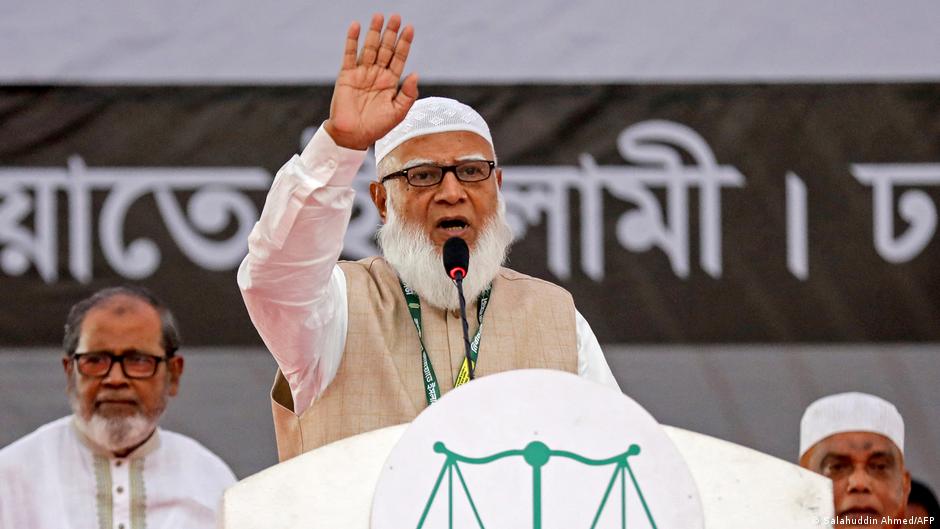 ‘ইনকিলাব জিন্দাবাদ’ ভোরে জামায়াত আমিরের স্ট্যাটাস