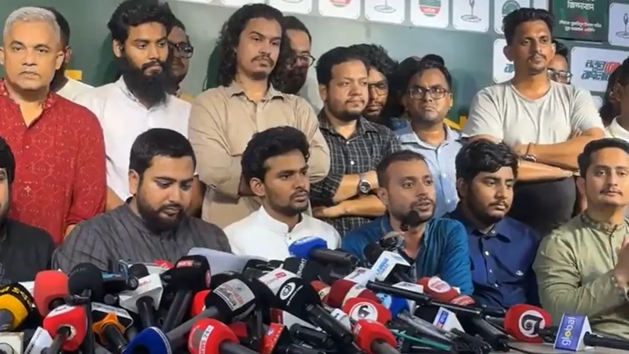 “আওয়ামী লীগের জায়গায় বিএনপি এলেও কাঠামোগত পরিবর্তন হয়নি”—নাহিদ ইসলাম