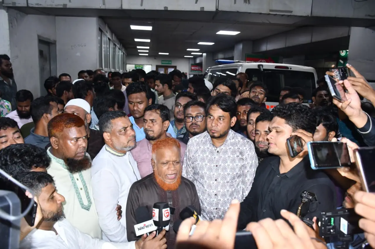 নুরুল হক নূরকে দেখতে হাসপাতালে জামায়াত নেতৃবৃন্দ