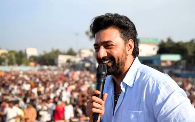 রাজনীতি থেকে সরে অভিনয়ে মন দিতে চান দেব