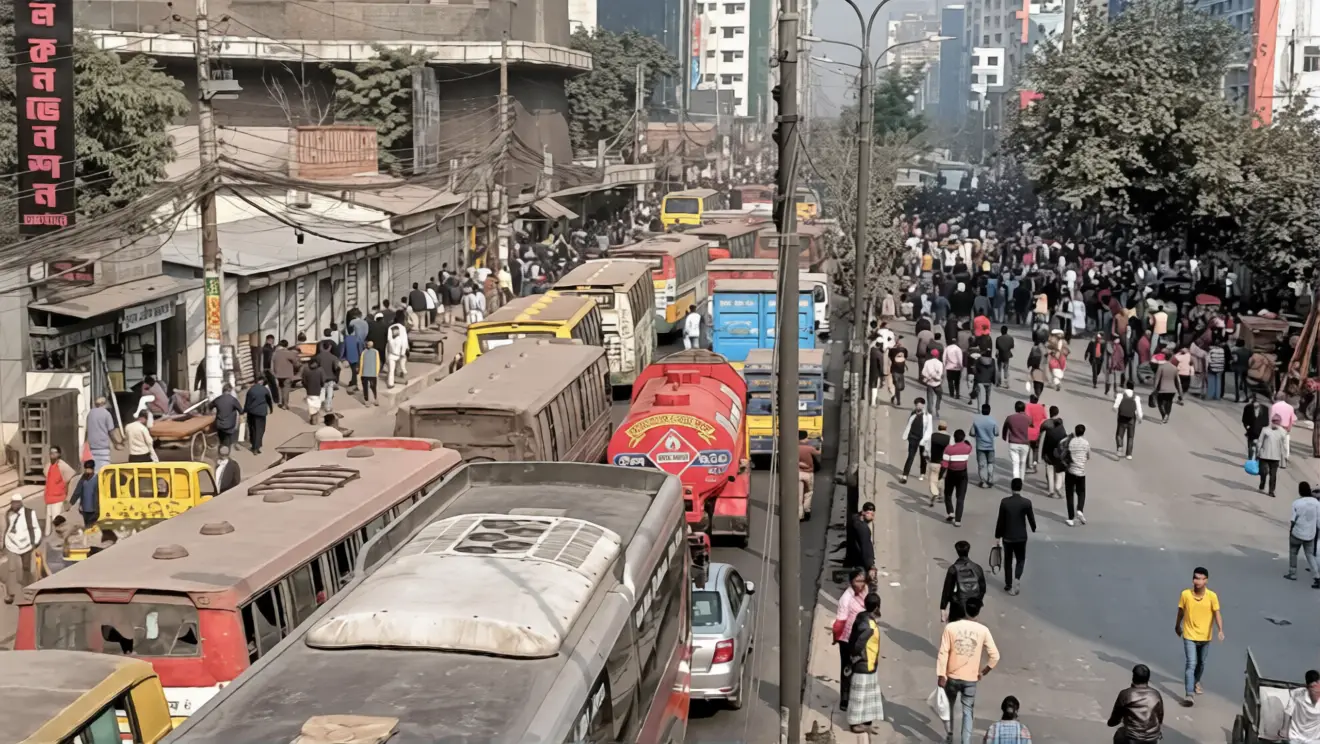 রামপুরা-নতুন বাজার সড়ক অবরোধ, ব্যাটারিচালিত রিকশা শ্রমিকদের বিক্ষোভ