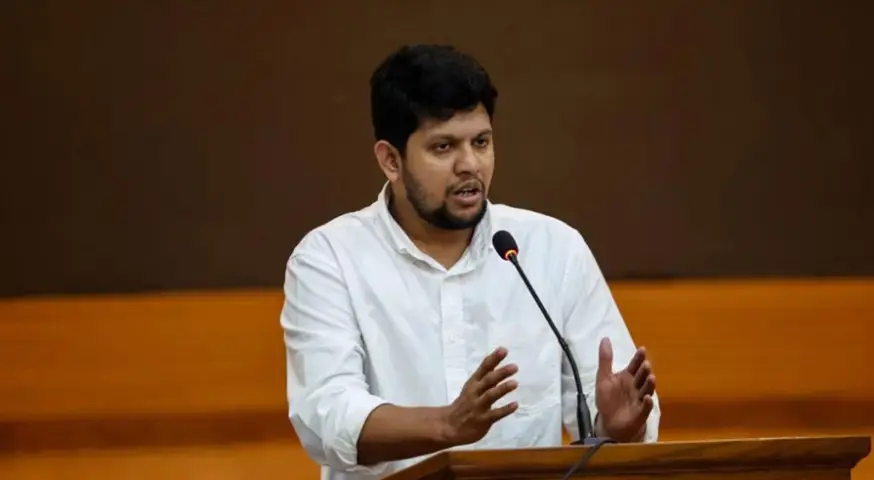 অন্তর্বর্তী সরকারের উপদেষ্টা মাহফুজ আলমের ওপর লন্ডনে হামলা: ফেসবুক পোস্টে প্রতিক্রিয়া