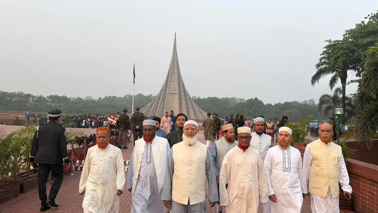 স্বাধীনতা দিবসে জাতীয় স্মৃতিসৌধে ডা. শফিকুর রহমানের শ্রদ্ধা নিবেদন