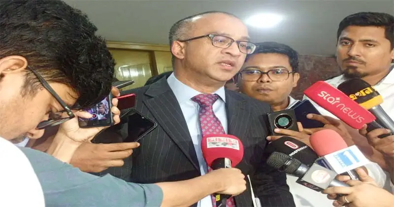 ইসলামী ব্যাংক ইস্যুতে উদ্বিগ্ন ব্যাংকাররা, রাজনৈতিক মাত্রা দেখছেন গভর্নর