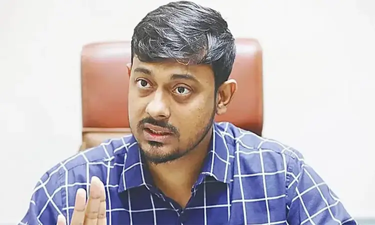 প্রধানমন্ত্রী ও তার কন্যাকে নিয়ে বক্তব্য: নাসীরুদ্দীন পাটওয়ারীকে লিগ্যাল নোটিশ