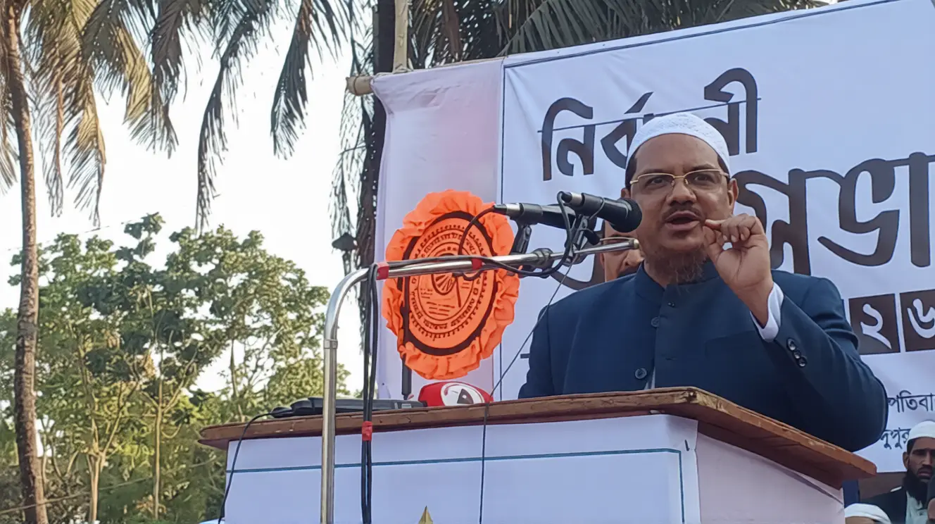 জামায়াতকে ইসলামী দল বলা মানে ‘বোকার স্বর্গে বাস করা’: চরমোনাই পীর