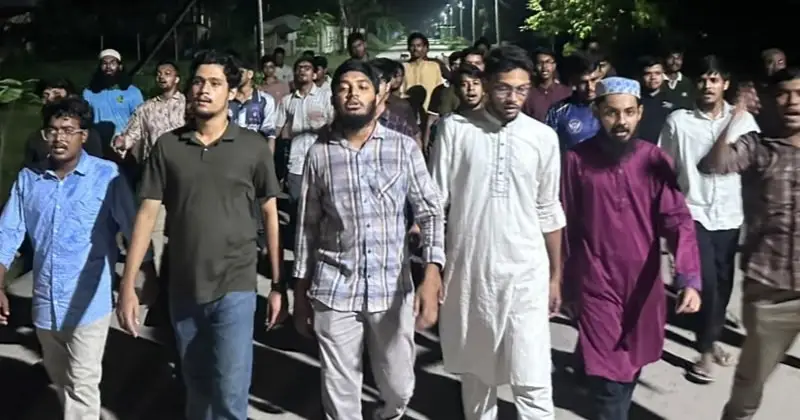 ভাইভায় নম্বর বাড়ানোর উদ্যোগের প্রতিবাদে নোবিপ্রবিতে শিক্ষার্থীদের বিক্ষোভ