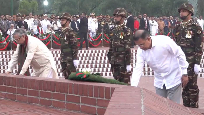 স্বাধীনতা দিবসে জাতীয় স্মৃতিসৌধে রাষ্ট্রপতি ও প্রধানমন্ত্রীর শ্রদ্ধা নিবেদন