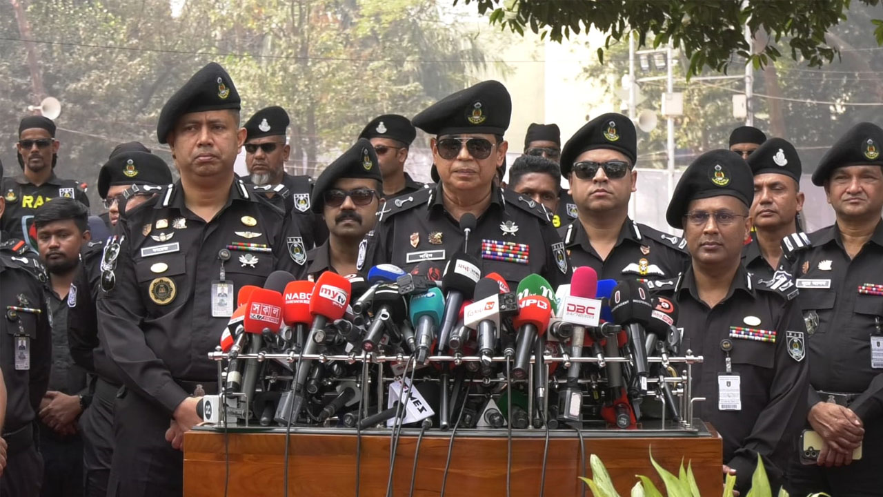 আন্তর্জাতিক মাতৃভাষা দিবসে শহিদ মিনারে কঠোর নিরাপত্তা ব্যবস্থা