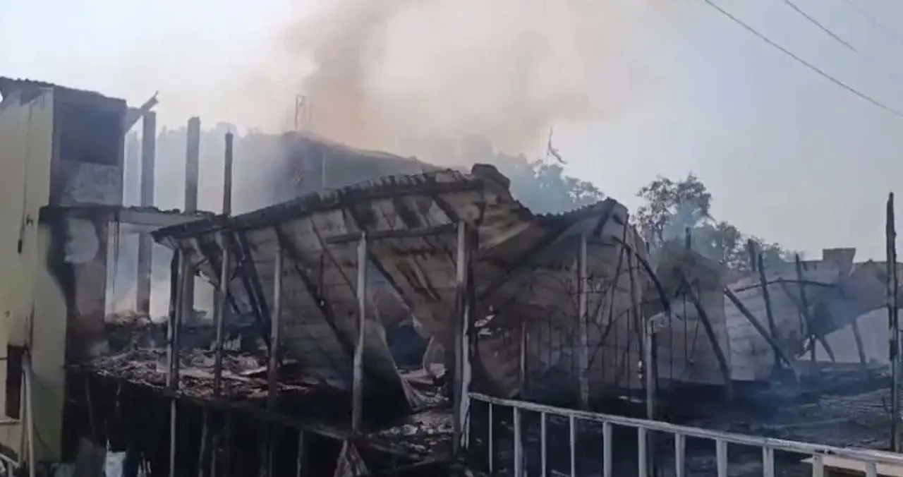 কক্সবাজারের রিসোর্টে ভয়াবহ আগুন নিহত ১০ একই পরিবারের ৮ জন