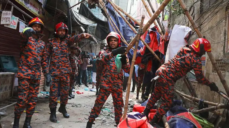 শুক্রবারের শক্তিশালী ভূমিকম্পে ঢাকায় ১৪ ভবন ক্ষতিগ্রস্ত, নিহত ১০